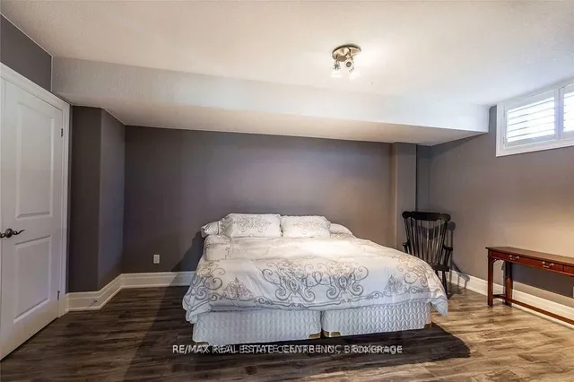 Additional image 31 of 125 Stokes Tr