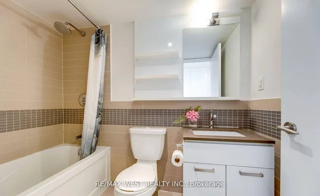 Additional image 18 of 295 Adelaide St Unit 802