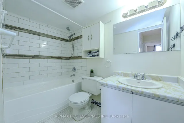 Additional image 35 of 362 The East Mall N/A Unit 302