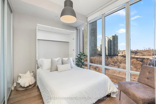 Additional image 17 of 88 Park Lawn Rd Unit 911