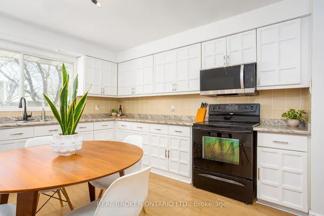 Additional image 10 of 1135 McCraney St Unit 6