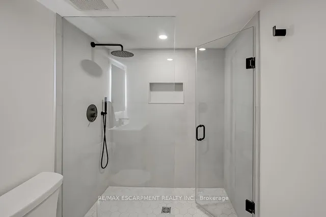 Additional image 39 of 564 Maplehill Dr