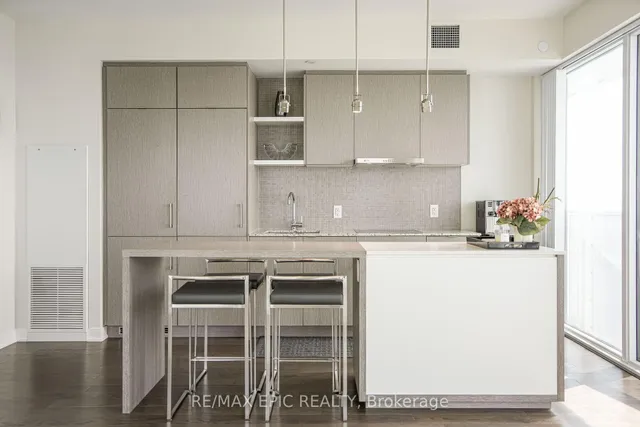 Additional image 14 of 88 Harbour St Unit 6910