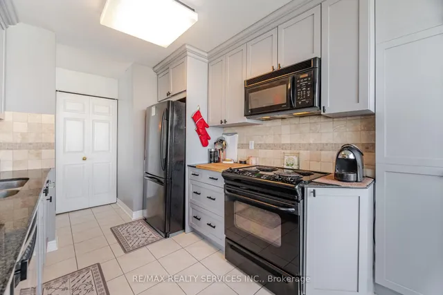 Additional image 22 of 12 Laurelcrest St Unit 1213