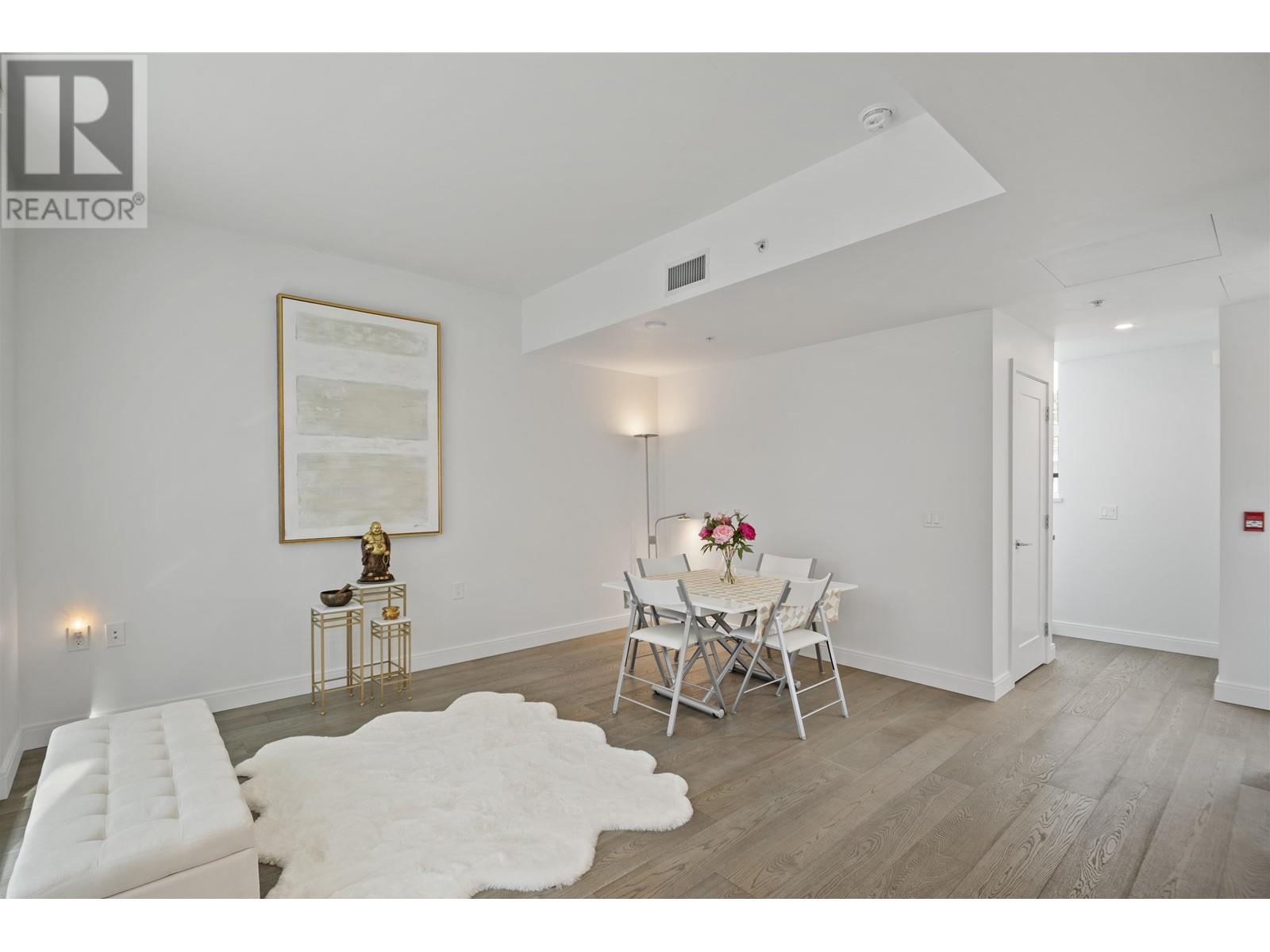 4920 CAMBIE STREET|Vancouver, British Columbia V5Z0K1