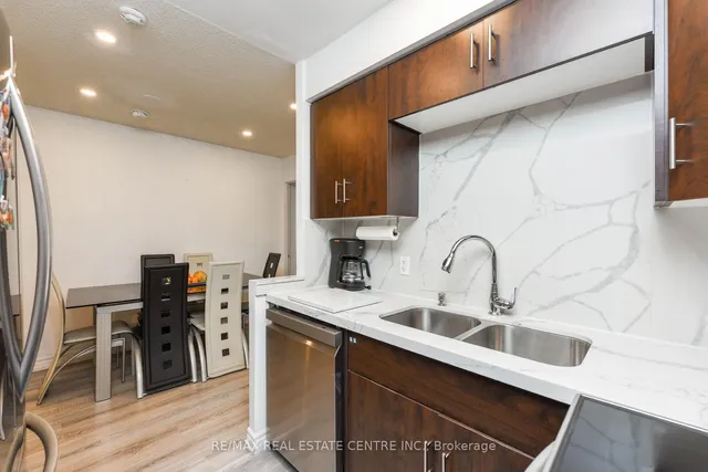 Additional image 23 of 7405 Goreway Dr Unit 520