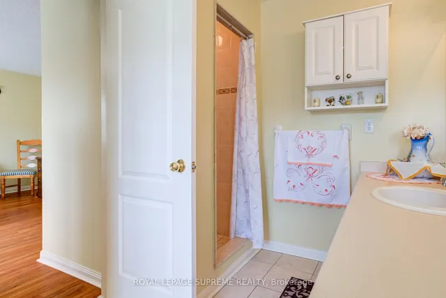 Additional image 23 of 1063 Wallbrook Cres