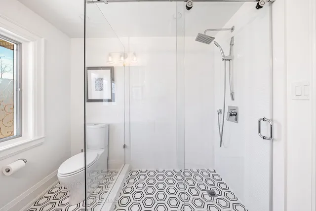 Additional image 41 of 231 Glenrose Ave