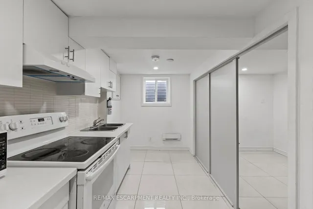 Additional image 23 of 21 Grand River Crt