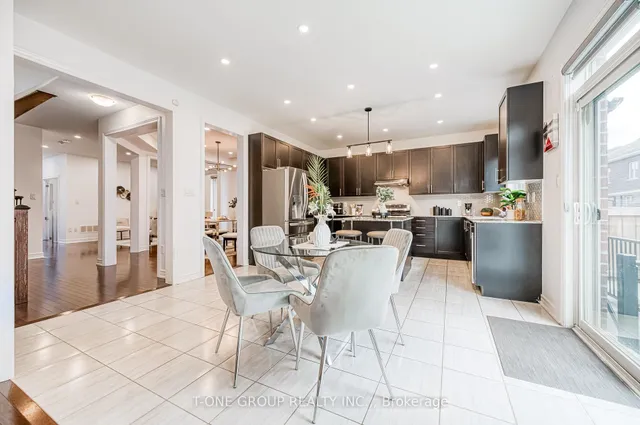 Additional image 10 of 33 Ezra Cres