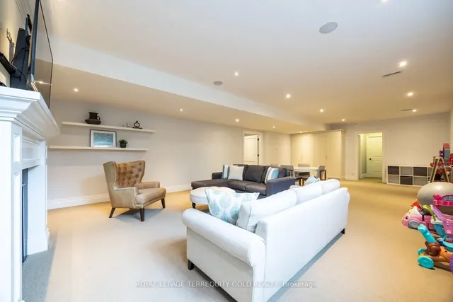 Additional image 37 of 468 Avon Cres