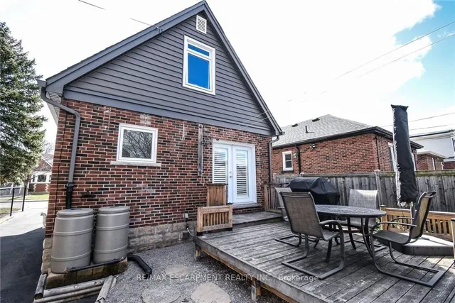 Additional image 44 of 104 Tragina Ave