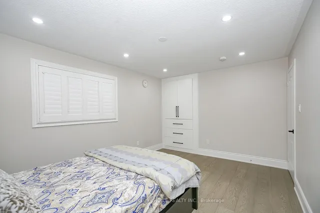Additional image 30 of 37 Deerglen Dr