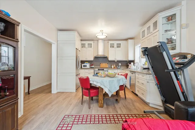 Additional image 7 of 169 Carlaw Ave