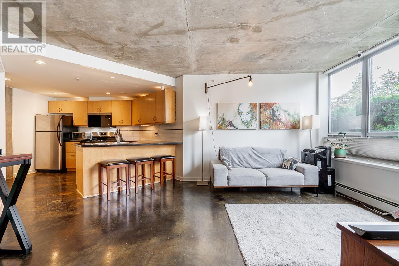 917 STATION STREET|Vancouver, British Columbia V6A4J8