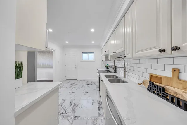 Additional image 13 of 962 Midland Ave