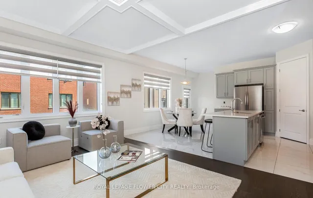 Additional image 12 of 25 Icon St