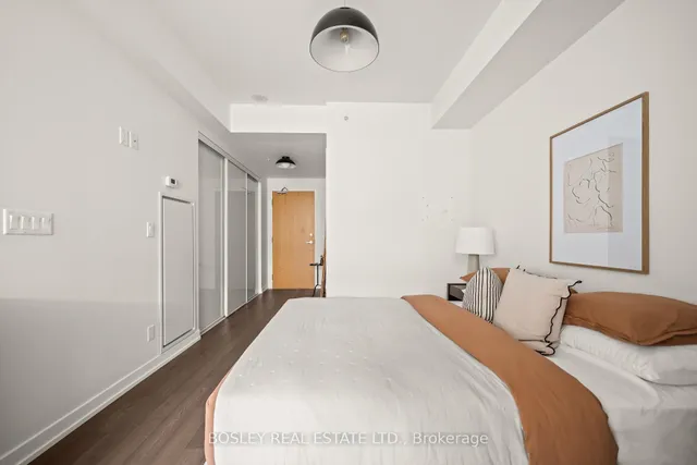 Additional image 21 of 36 Howard Park Ave Unit 205