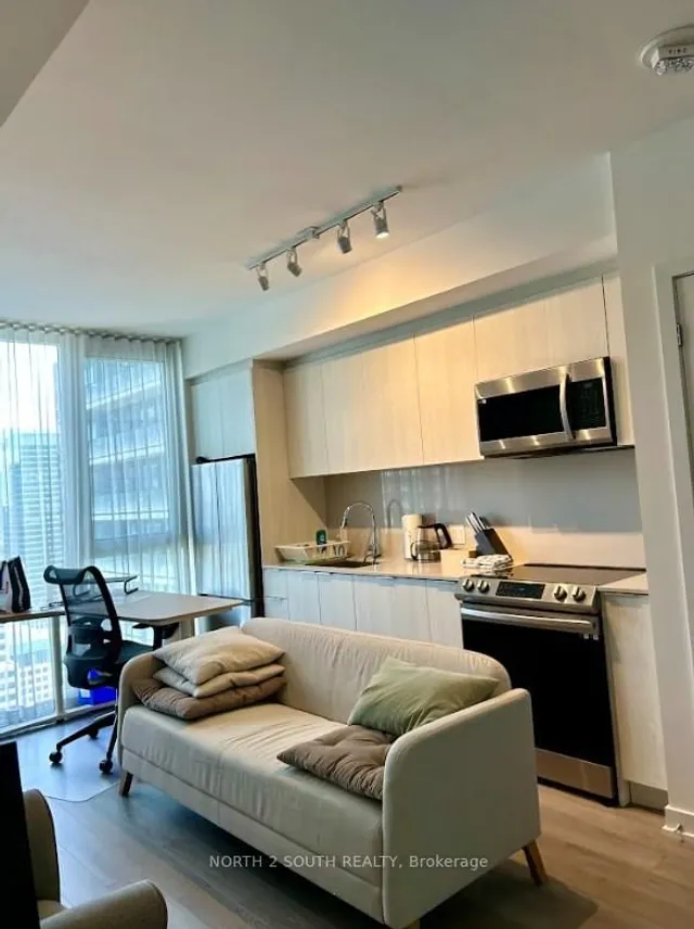 Additional image 4 of 357 King St Unit 3805