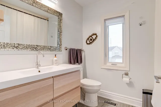 Additional image 44 of 7 Magenta Crt