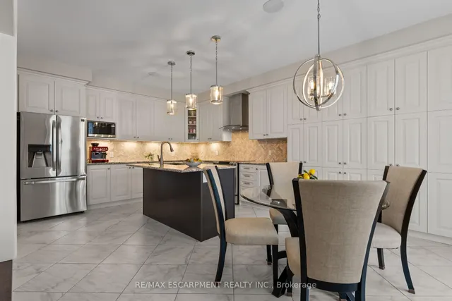 Additional image 17 of 129 Fingland Cres