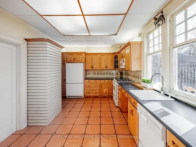 Additional image 16 of 2 Mount Royal Ave