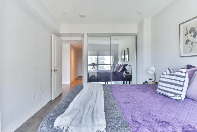 Additional image 14 of 386 Yonge St Unit 1607