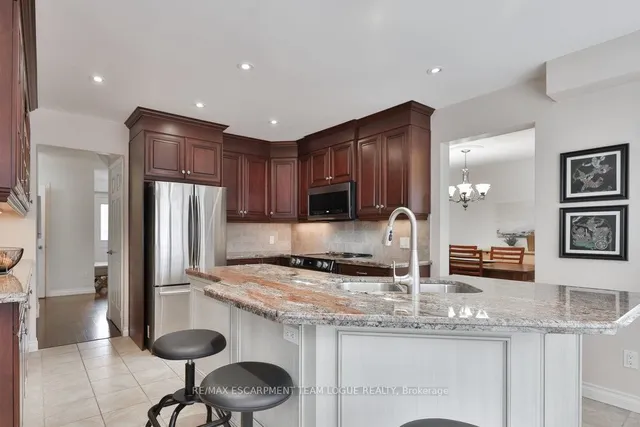 Additional image 14 of 2223 VISTA Dr