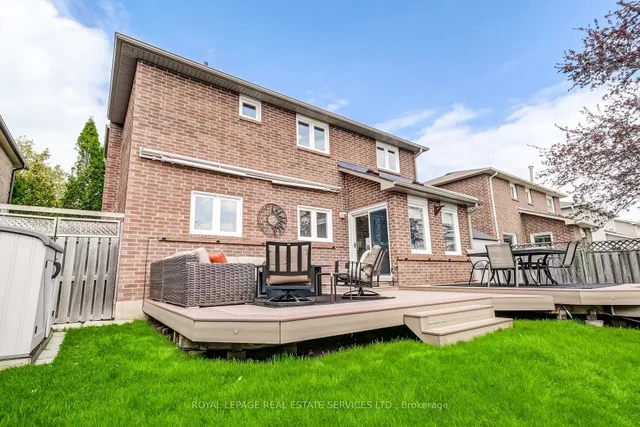 Additional image 29 of 1434 Queensbury Cres