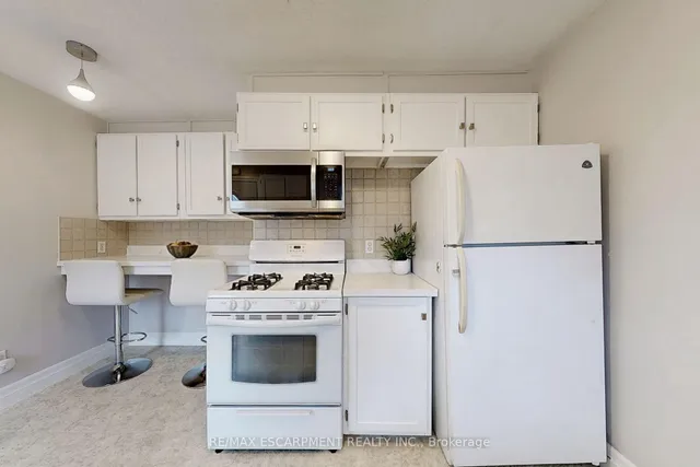 Additional image 13 of 37 Salem Ave