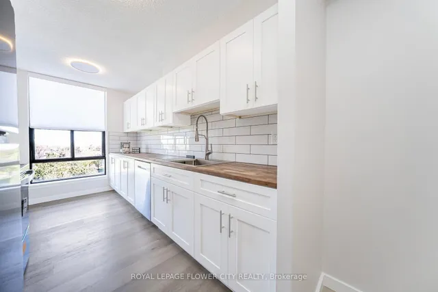 Additional image 21 of 17 KNIGHTSBRIDGE Rd Unit 605