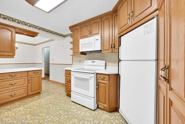 Additional image 22 of 463 Evergreen Ave