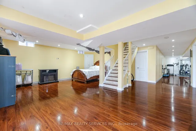 Additional image 33 of 18 Armani Lane