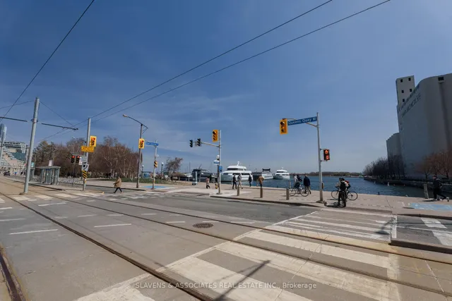 Additional image 23 of 550 Queens Quay Unit 625