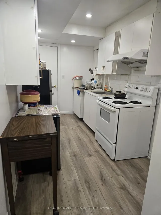 Additional image 30 of 10 Natronia Tr