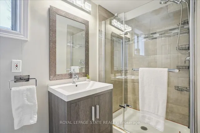 Additional image 34 of 32 Sonoma Lane