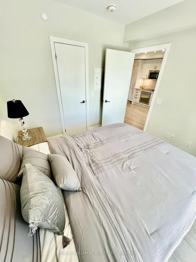 Additional image 7 of 77 Mutual St Unit 2803