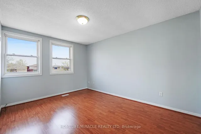 Additional image 17 of 27 Deerpark Cres