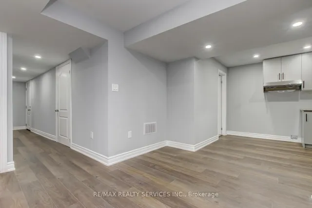 Additional image 33 of 44 Lormel Gate