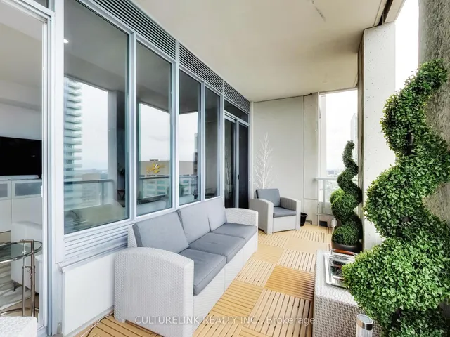 Additional image 26 of 35 Balmuto St Unit 4402