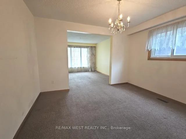 Additional image 4 of 385 Kipling Ave