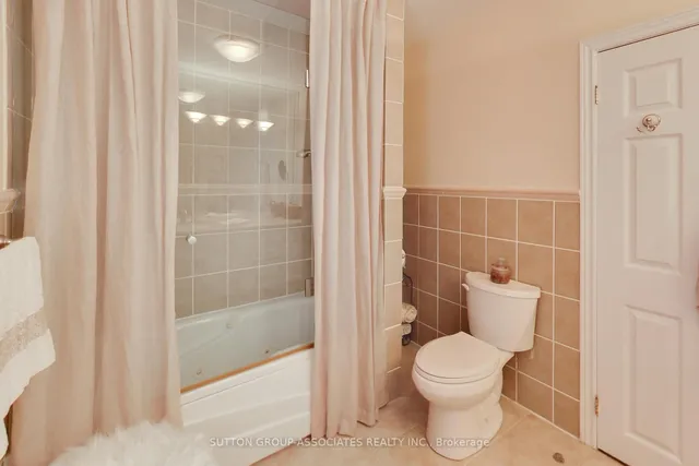 Additional image 18 of 51 Ravenscroft Circ