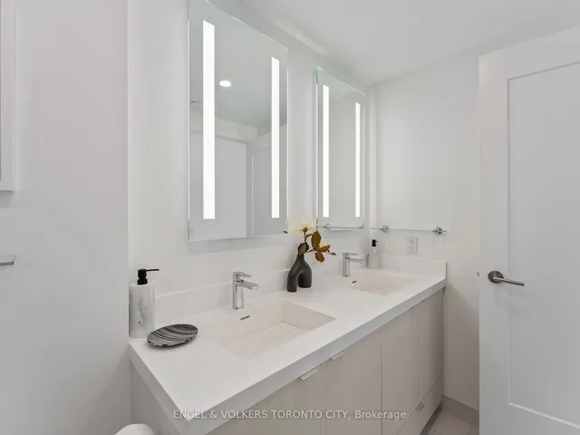 Additional image 23 of 30 Inn On The Park Dr Unit 221