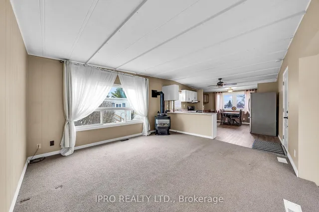 Additional image 11 of 137 Maple Cres