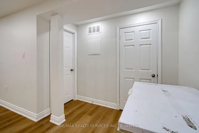 Additional image 41 of 8 Luminous Crt