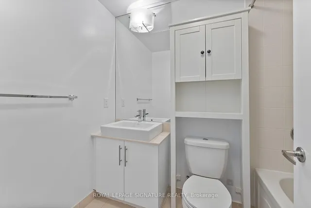Additional image 21 of 65 Bremner Blvd Unit 4101