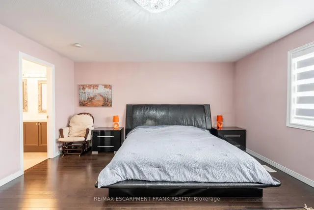 Additional image 27 of 36 Showcase Dr