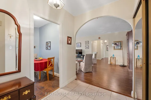 Additional image 4 of 5250 Lakeshore Rd Unit 809