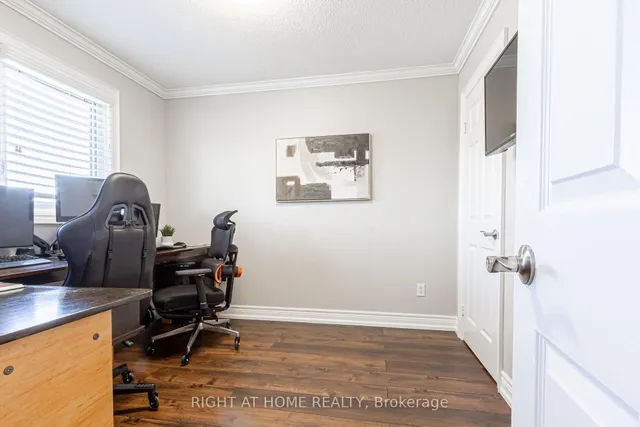 Additional image 19 of 4302 Highgate Cres