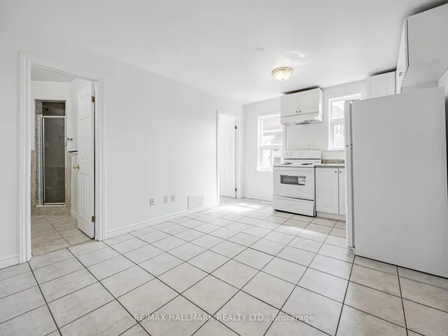 Additional image 24 of 8 Redwood Ave